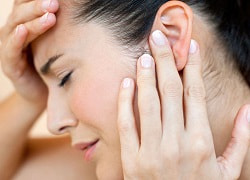 Висип на вушній раковині, чиряки всередині вуха – лікування в ЛОР відділенні на Філатова