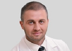 Як лікувати біль у колінах – консультує ортопед-травматолог Волков М.В.