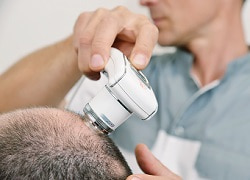 Лікування псоріазу голови, екземи та дерматомікозів, алергії – Клініка Медітон